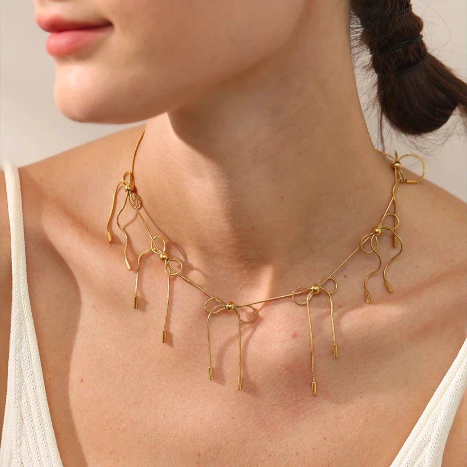 Gargantilha Laço Dourado