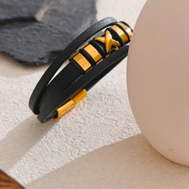 Pulseira Couro Preto e Aço Inoxidável - MAS_56 folheada a ouro da Vonn | Vonn