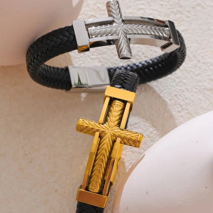 Pulseira Cruz Masculina em Couro com Aço Inoxidável