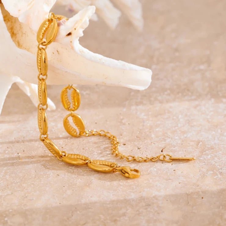 Pulseira de Concha Dourado em Aço Inoxidável com Banho de Ouro