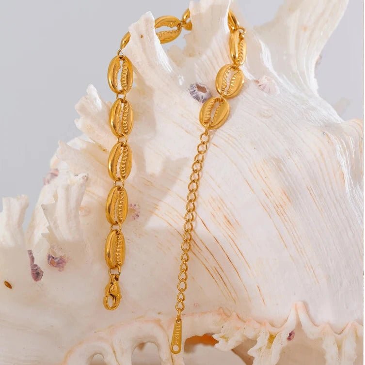 Pulseira de Concha Dourado em Aço Inoxidável com Banho de Ouro
