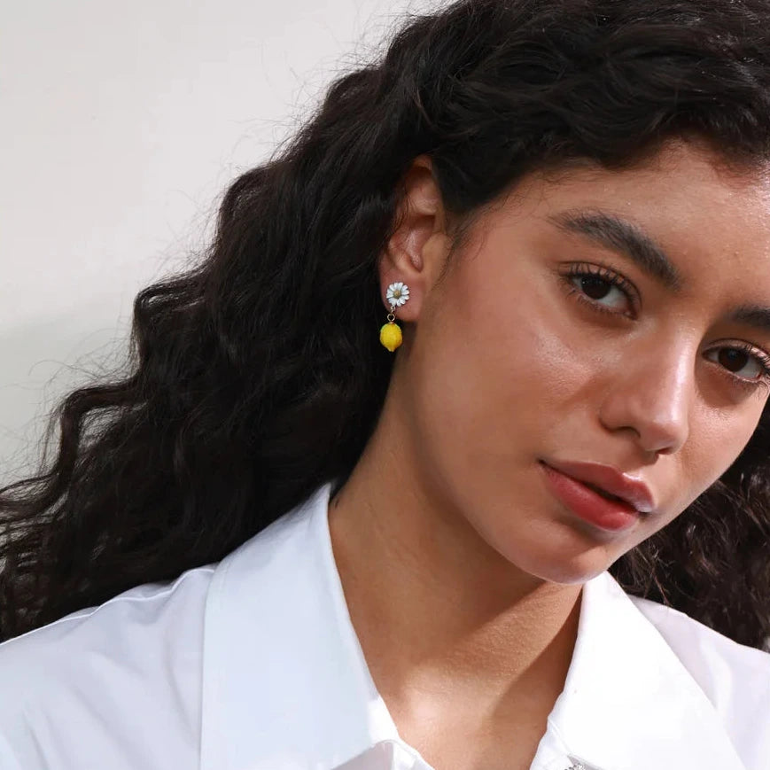 Brinco Limão Dourado Geométrico com Zircônia
