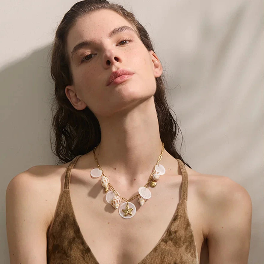 Colar Pingente Geométrico em Aço Inoxidável com Madrepéro