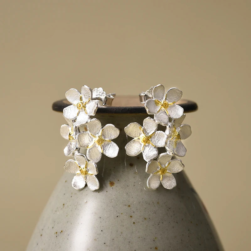 Brincos Flor em Prata 925 – Estilo Romântico e Delicado
