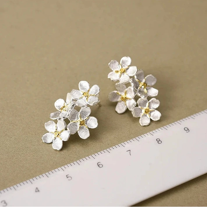 Brincos Flor em Prata 925 – Estilo Romântico e Delicado