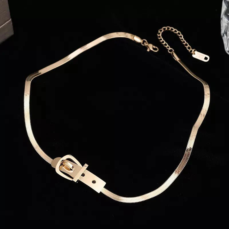 Choker Fivela Folheado a Ouro 18k