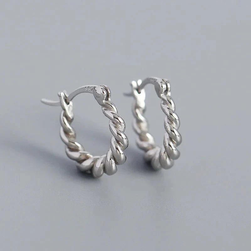 Brincos de Torção Circular com Zircônia em Prata 925 e Banho de Ouro 18k