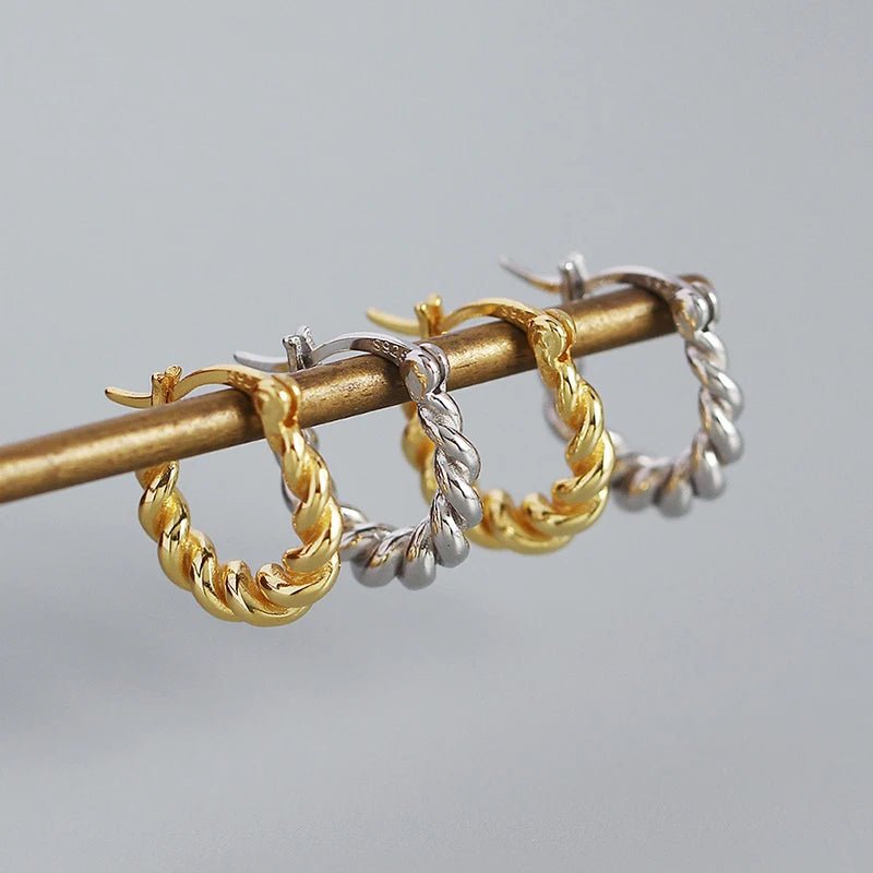 Brincos de Torção Circular com Zircônia em Prata 925 e Banho de Ouro 18k